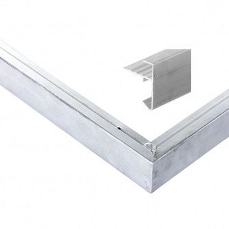 Aluminium daktrimset recht t.b.v. plat dak, maximale dakmaat 1250 x 600 cm.